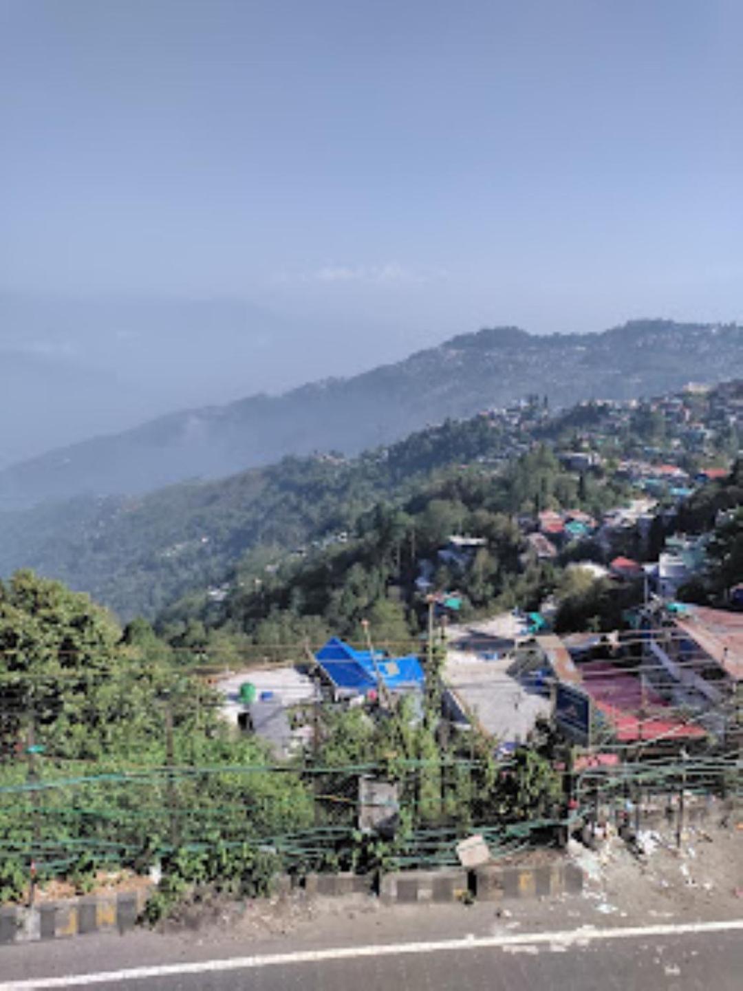 Hotel Himalayan Queen , Darjeeling Дарджилинг Екстериор снимка